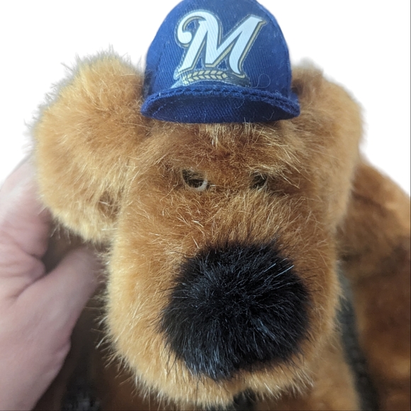 Vintage plush hugging Milwaukee Brewers dog - Picture 3 of 8